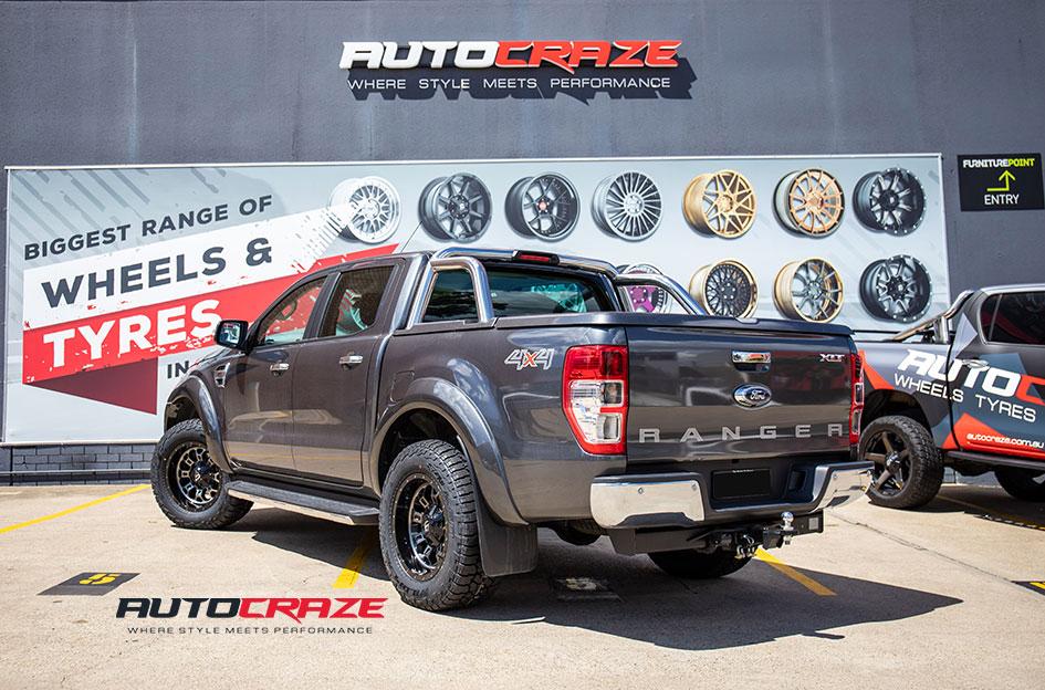 FORD RANGER CRUSH GLOSS BLACK DOUBLE DARK TINT